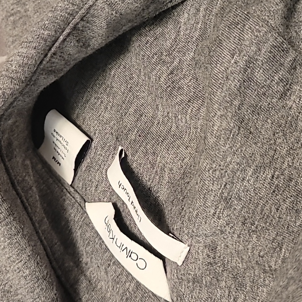 GRAY CAUSUAL BUTTON UP CALVIN KLEIN SHIRT  MEDIUM MEN - Picture 2 of 3